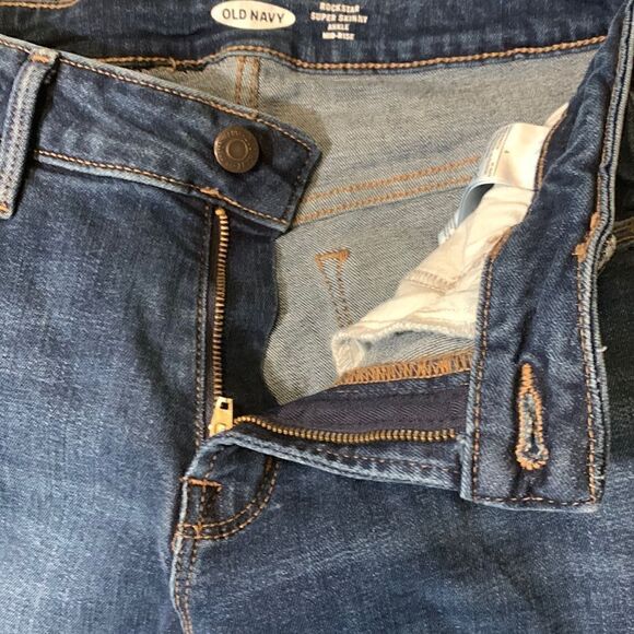 OLD NAVY, Rockstar, super skinny, mid rise,  seam up middle leg, size 4 - Picture 3 of 12